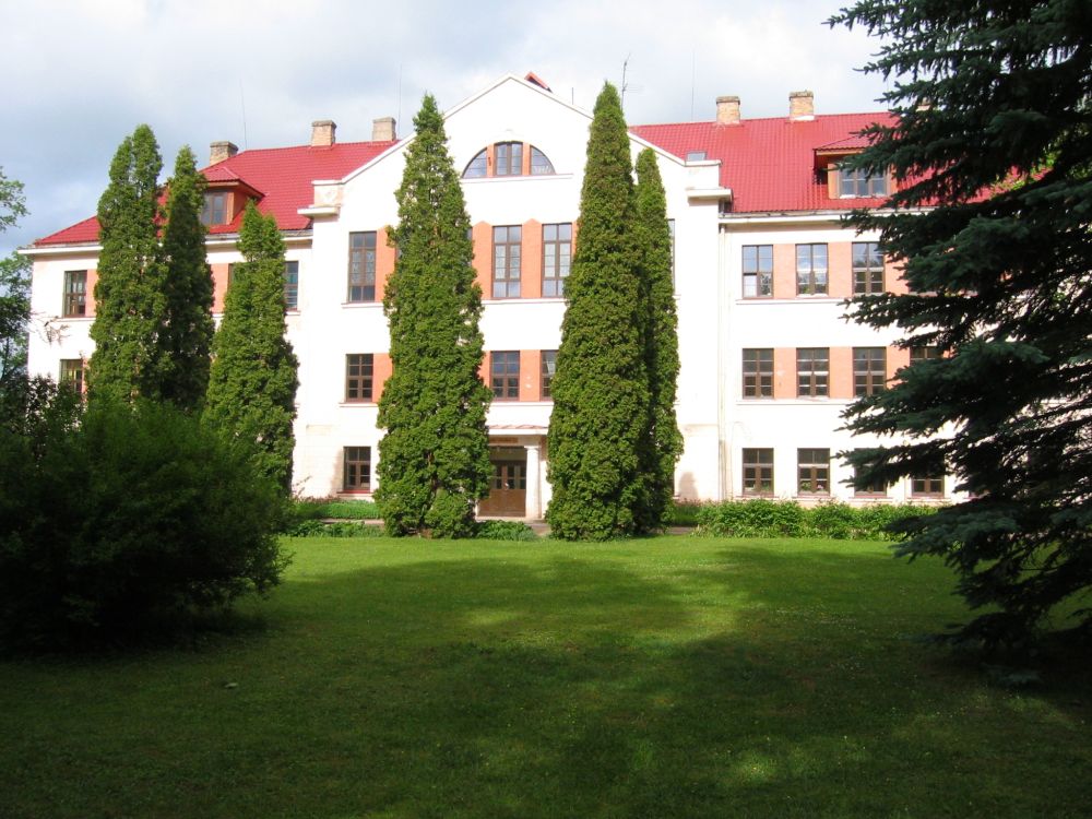 Jaunpils vidusskolas izlaidums — balonu laišana